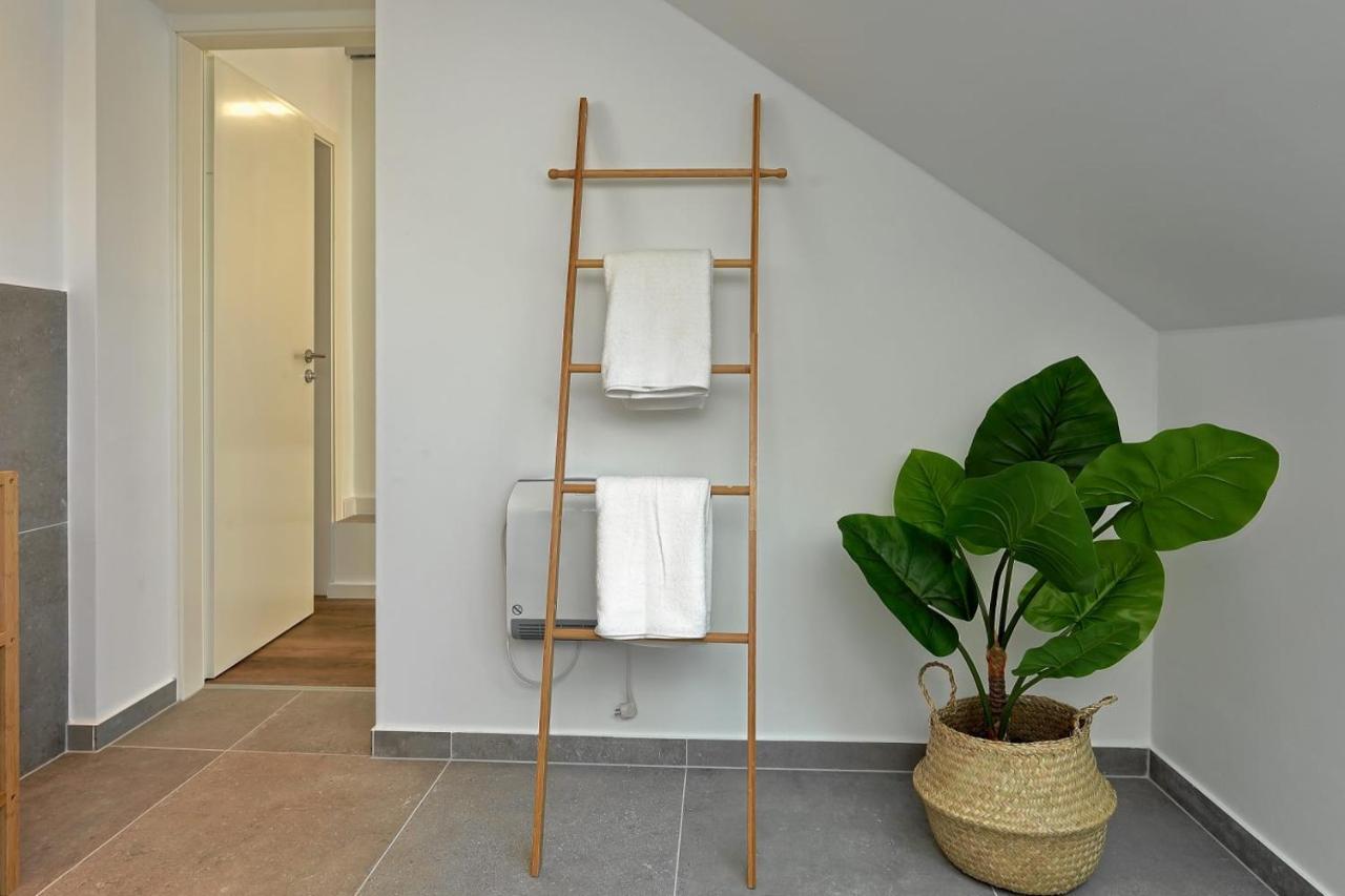 'Traveller Lodge' Grosszuegiges Apartment - 3 Bedroom 10Min To Hbf, Full Kitchen, Homeoffice, Netflix, Wifi دوسلدورف المظهر الخارجي الصورة