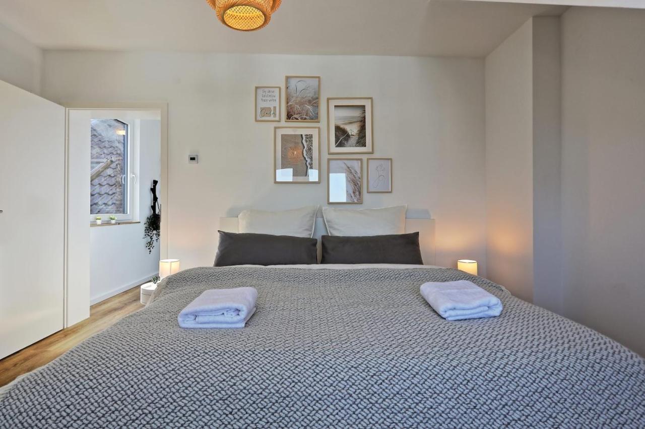 'Traveller Lodge' Grosszuegiges Apartment - 3 Bedroom 10Min To Hbf, Full Kitchen, Homeoffice, Netflix, Wifi دوسلدورف المظهر الخارجي الصورة