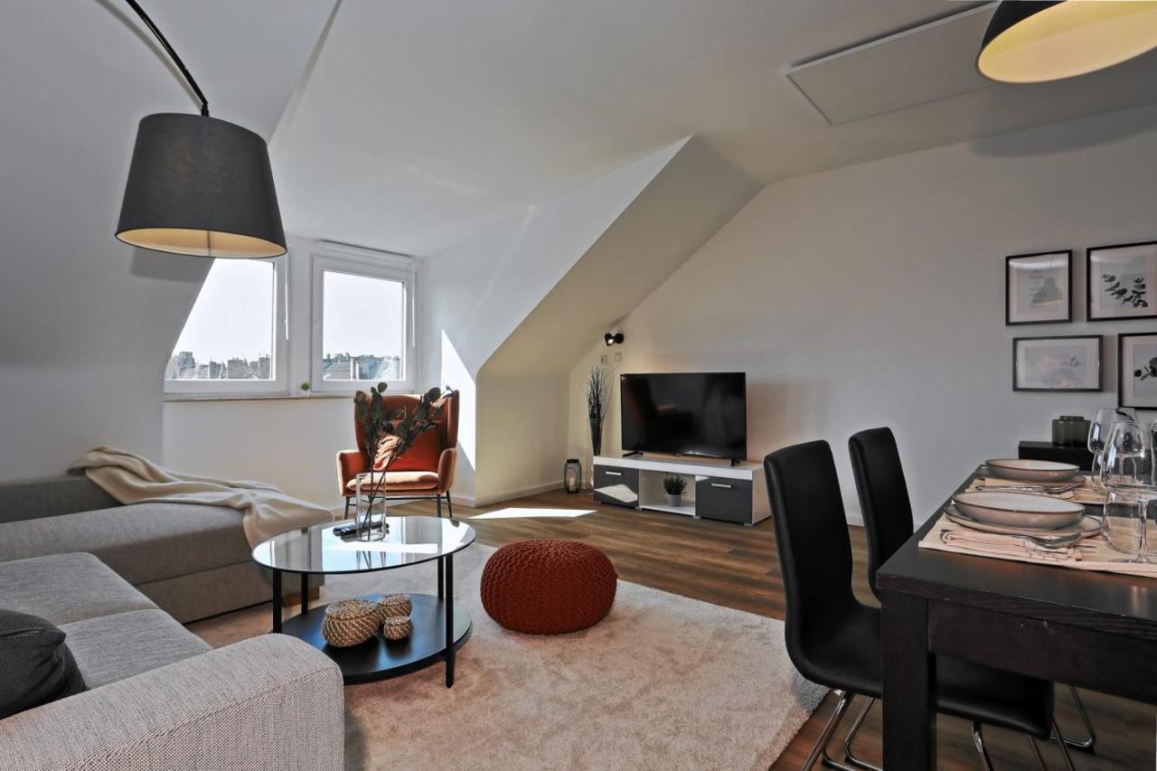 'Traveller Lodge' Grosszuegiges Apartment - 3 Bedroom 10Min To Hbf, Full Kitchen, Homeoffice, Netflix, Wifi دوسلدورف المظهر الخارجي الصورة